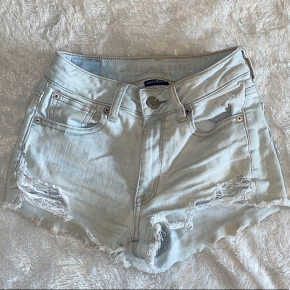 High-rise light wash American Eagle shorts - Picture 3 of 5